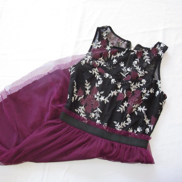 Speechless Dresses & Skirts - Speechless Junior Burgundy Dress XS